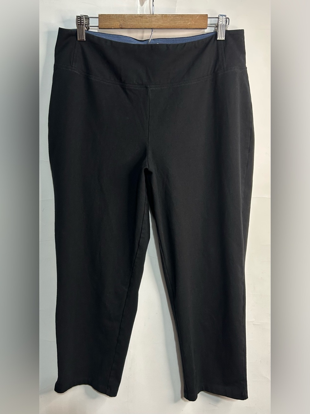 Women with Control Pull On Leggings Large